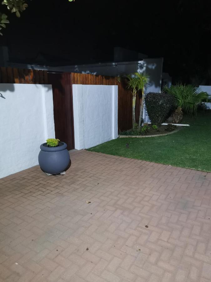 Ballina Ga-El Guesthouse Port Elizabeth Kültér fotó